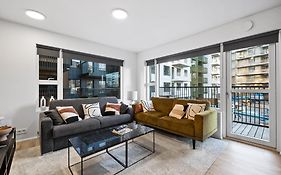 Unwind In Luxury Steps From Smaralind Mall